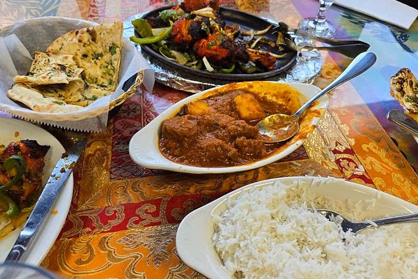 Welches indische Restaurant gehört Priyanka Chopra?