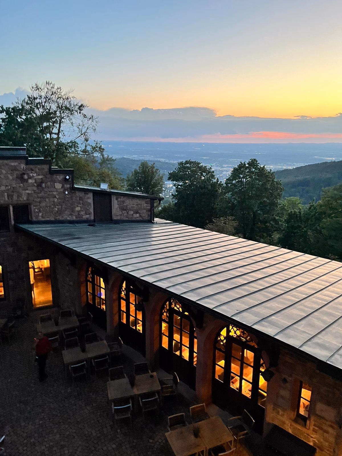 Wem gehört das alte Schloss in Baden-Baden?