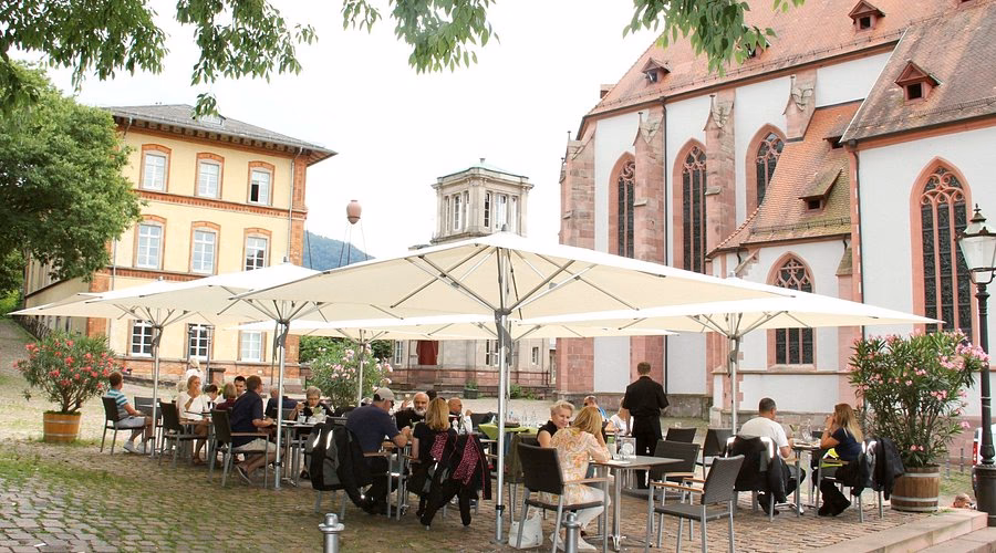 Welches Restaurant besitzt Marc Murphy?