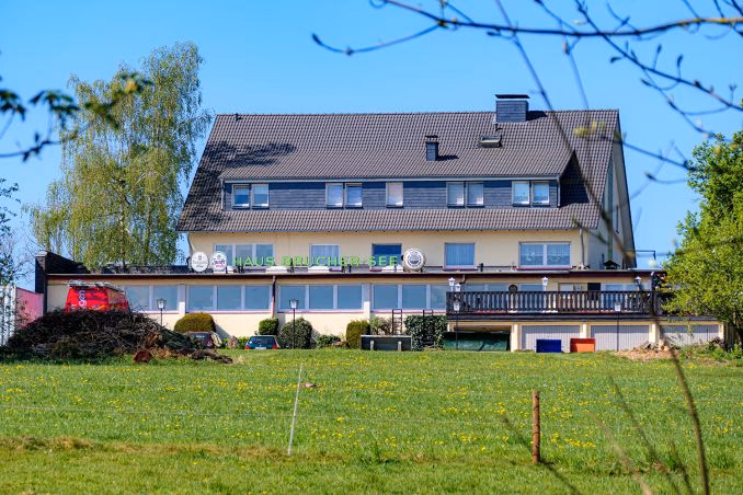 Wie lang ist der Rundweg um die Brucher Talsperre?