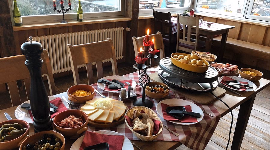 Kann man auf die Burg Landeck mit dem Auto fahren?