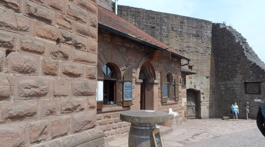 Wie heißt die Burg bei Klingenmünster?