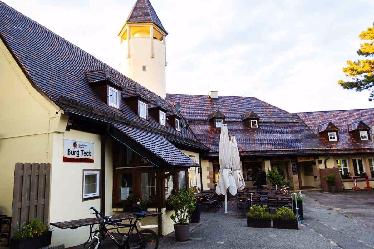 Wie lange läuft man auf die Burg Teck?