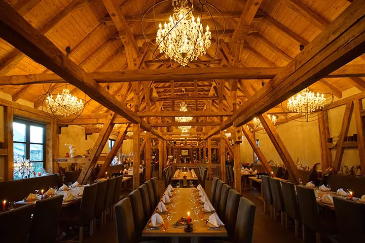 Wem gehört das Hofgut Dagobertshausen?