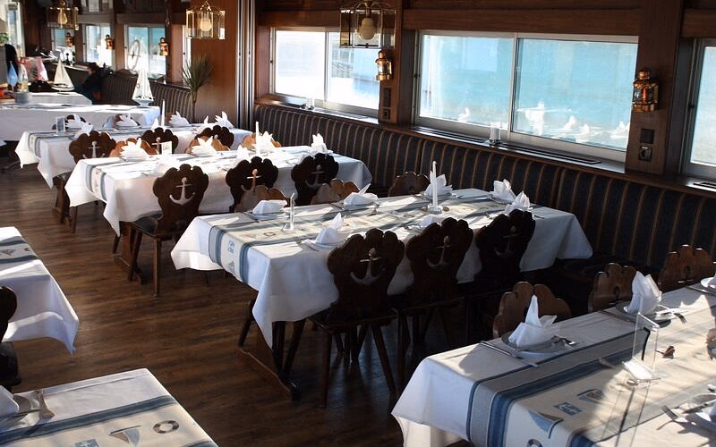 Welche Restaurants sind auf der Mein Schiff 4 inklusive?
