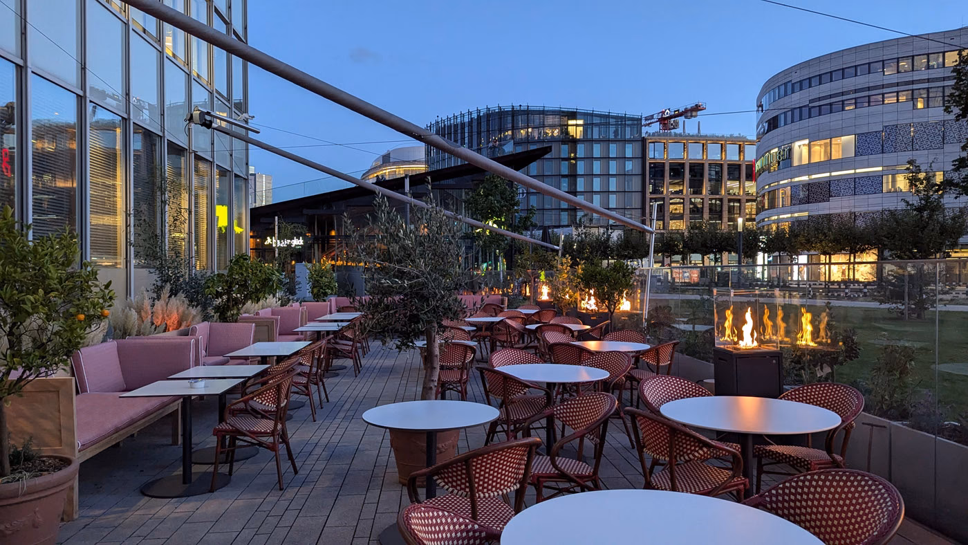 Wo kann ich bei Cecino's Düsseldorf parken?