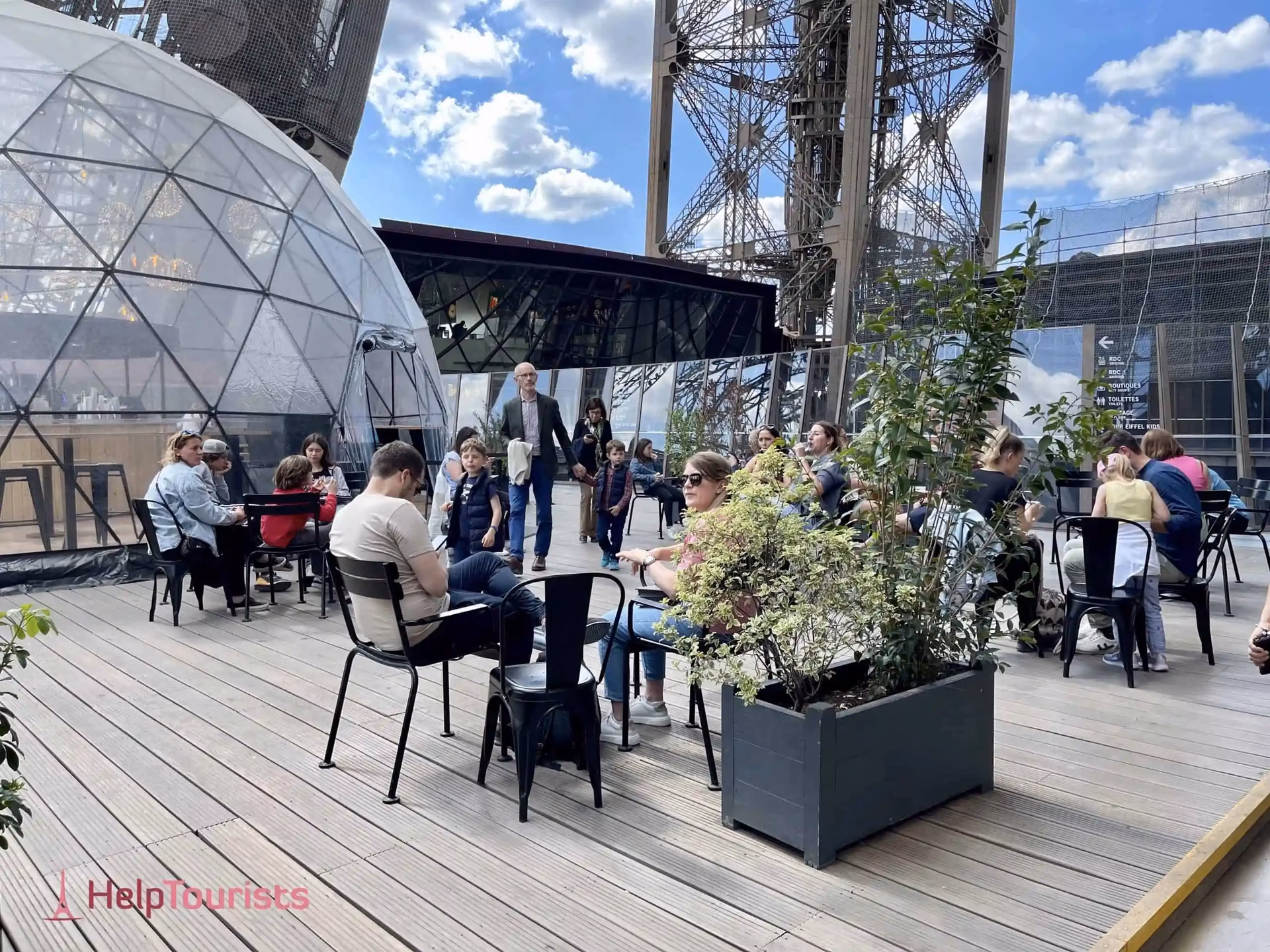 Wie viel kostet eine Mahlzeit im Eiffelturm?