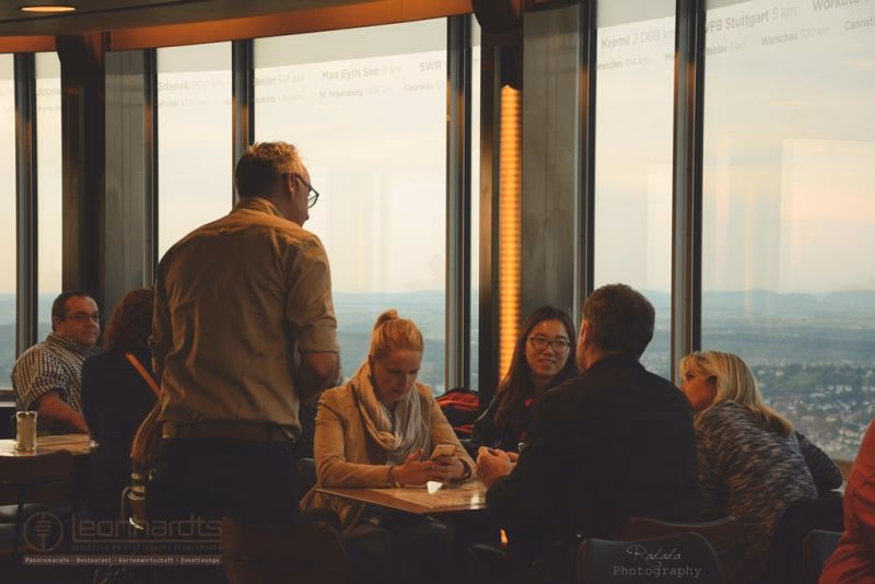 Wie kommt man auf den Stuttgarter Fernsehturm?