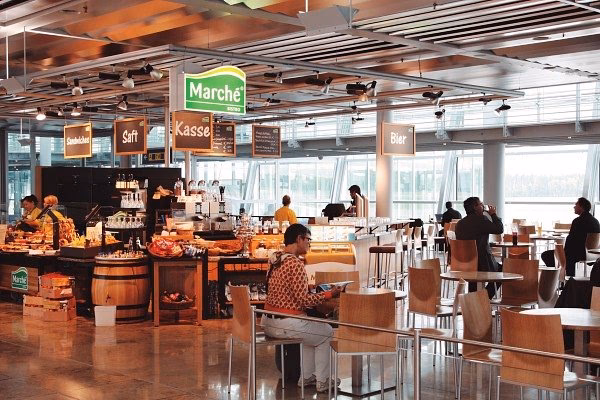 Wann fährt die letzte U-Bahn vom Flughafen Nürnberg?