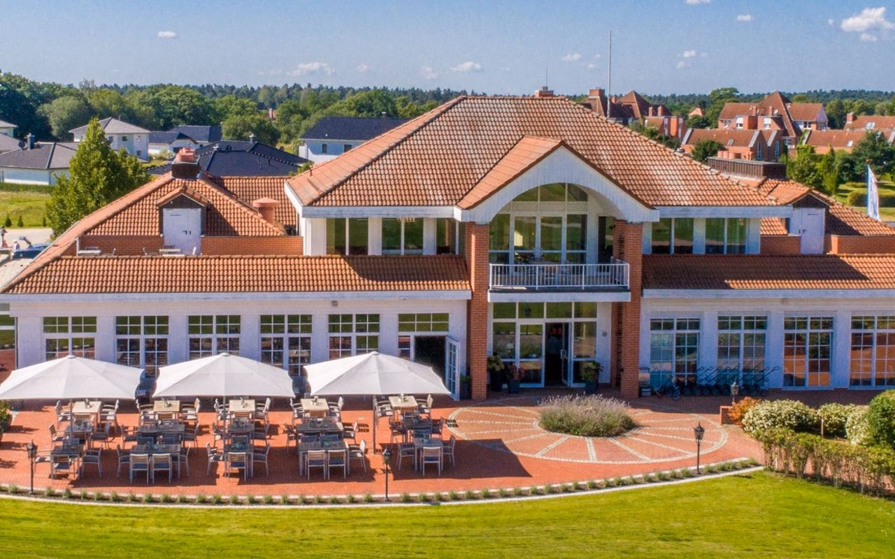 Wie hoch ist das Greenfee im Golfpark Schloss Wilkendorf?