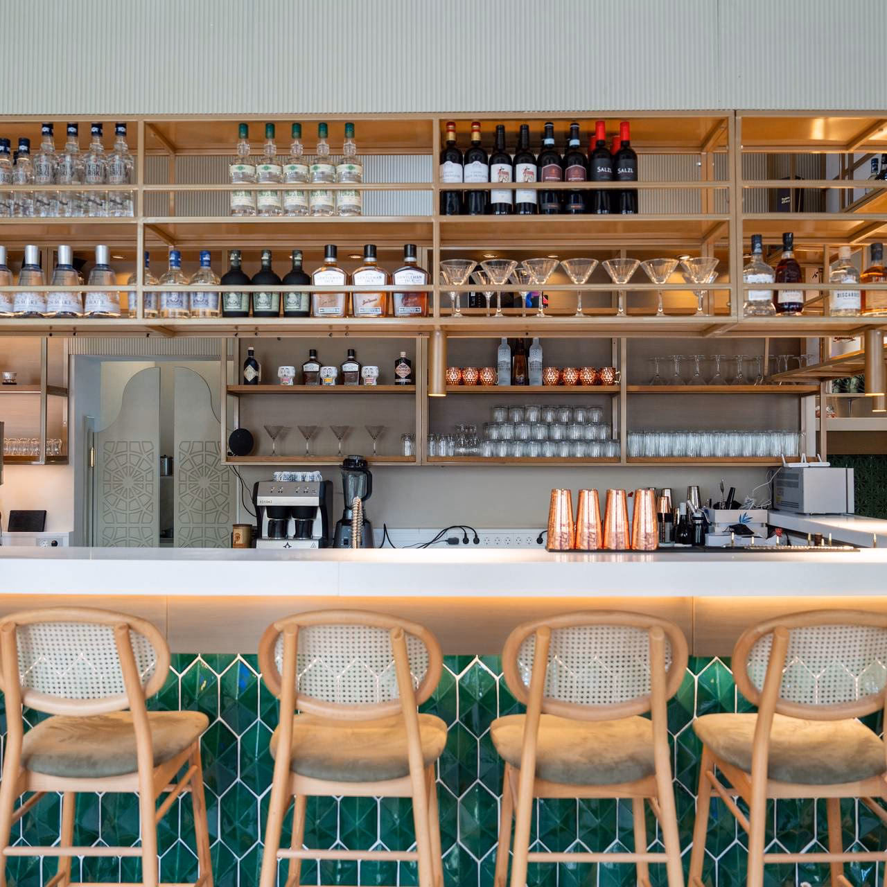 Who is the owner of her name is Han?