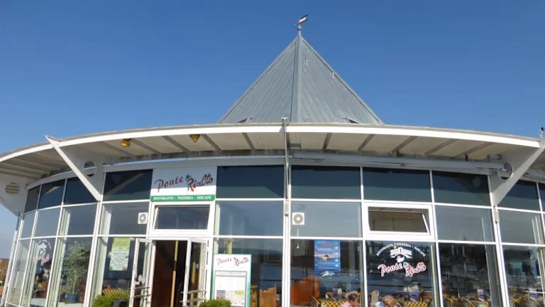 Wann brannte die Seebrücke in Heringsdorf ab?