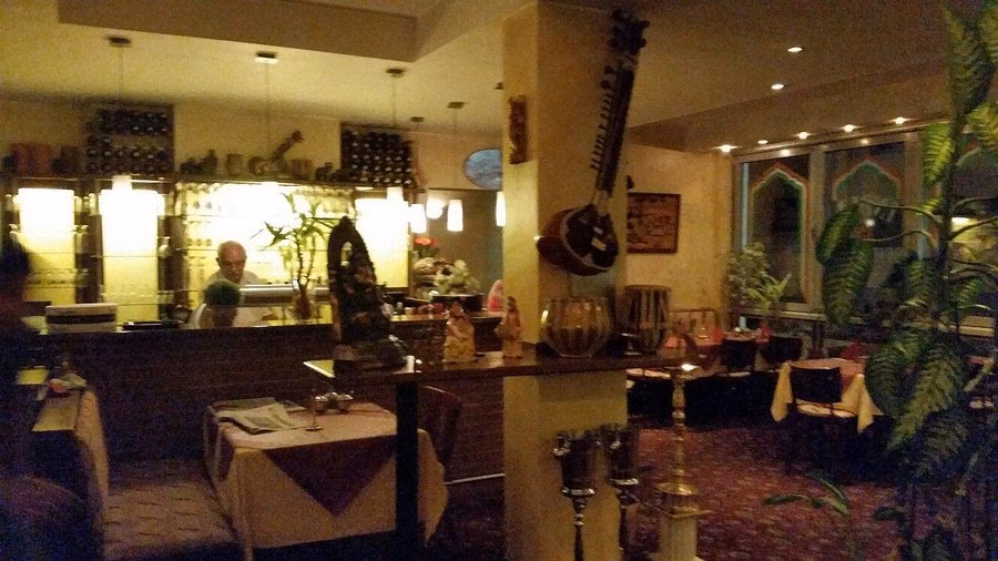 Was ist der weiße Dip in indischen Restaurants?