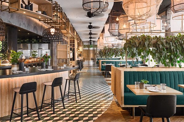 Warum gibt es in Amsterdam so viele indonesische Restaurants?