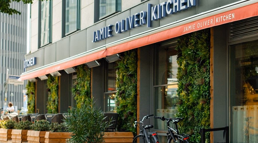 Hat Jamie Oliver ein eigenes Restaurant?