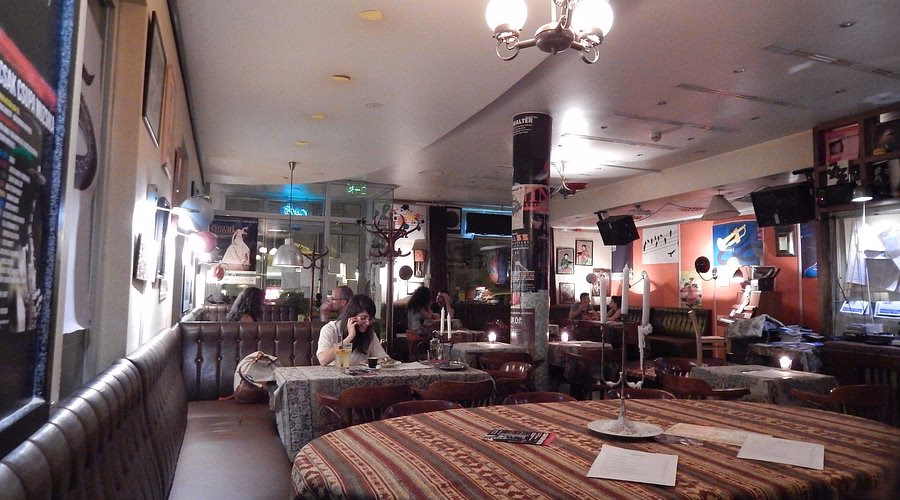 Welches Restaurant besitzt Tyler Florence?