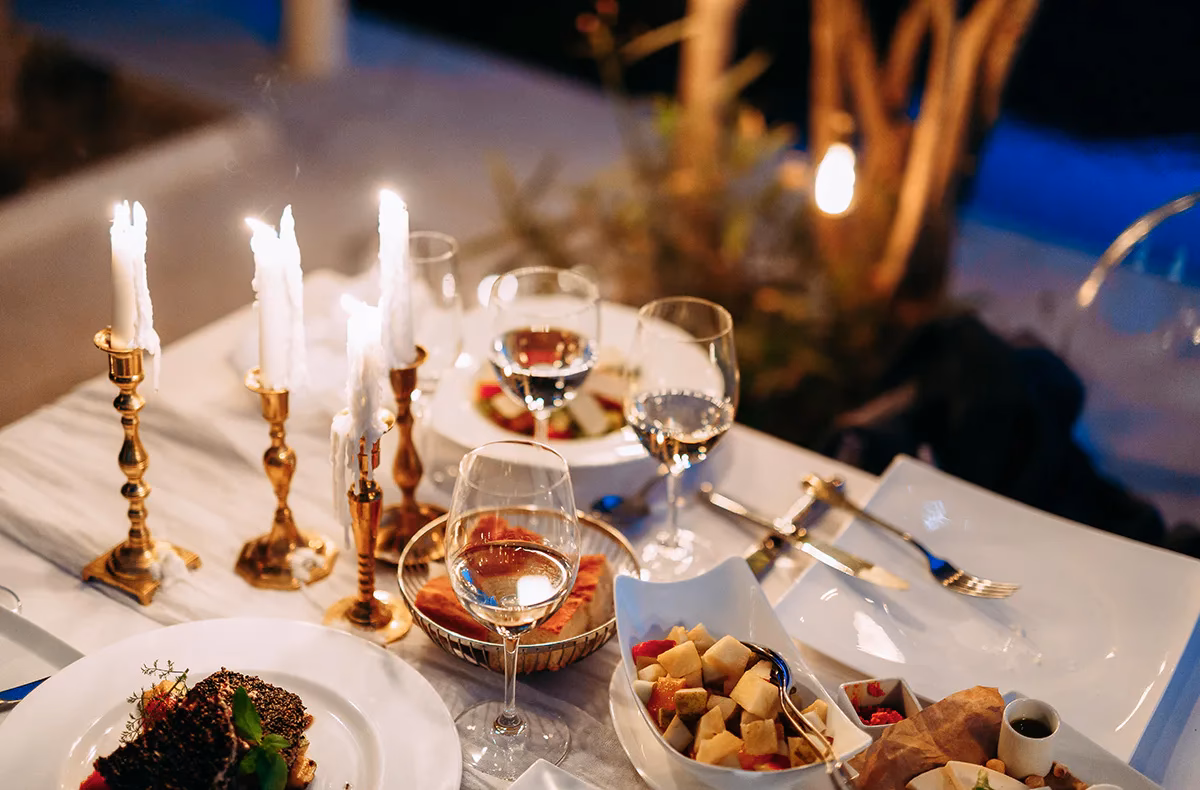Which candle is used for candle light dinner?