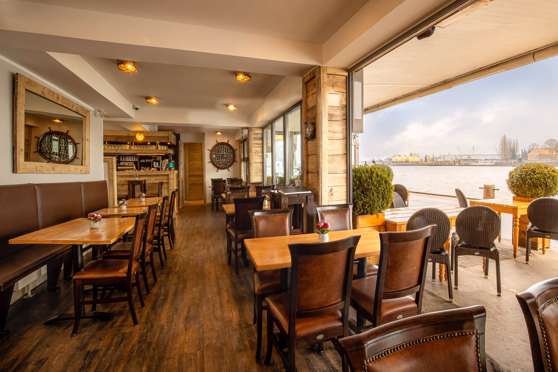 Was kann man an den Landungsbrücken machen?