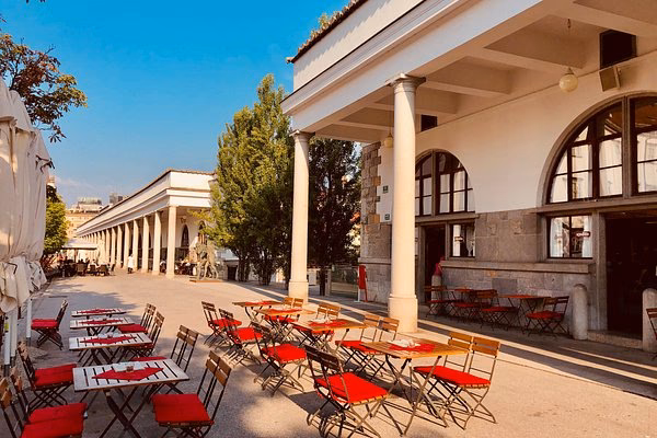 Is it expensive to eat out in Ljubljana?