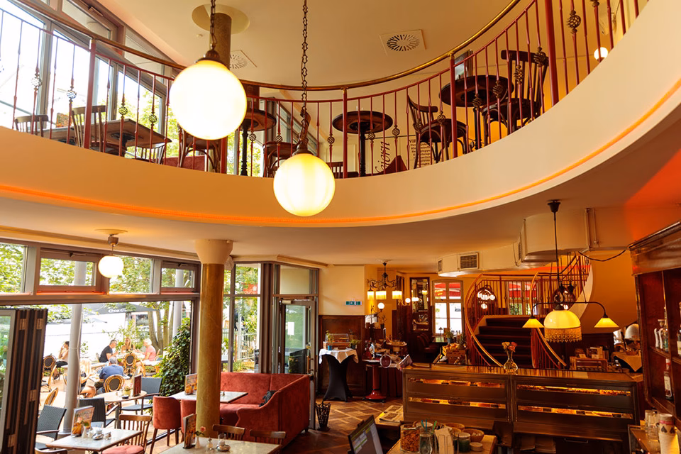 Wie hieß der Luisenplatz in Potsdam früher?