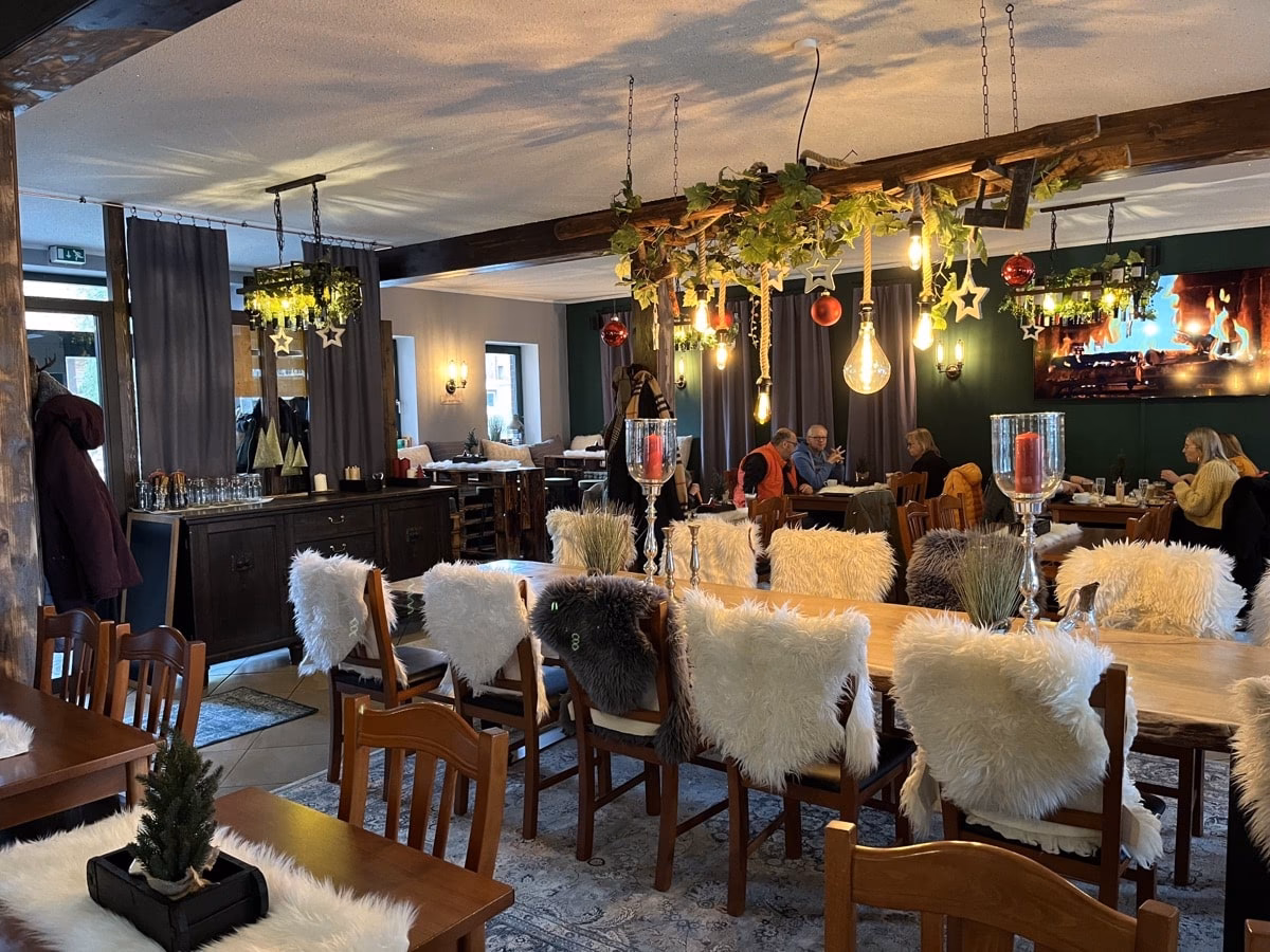 Wer ist der Inhaber des Fischerstübchens Mardorf?