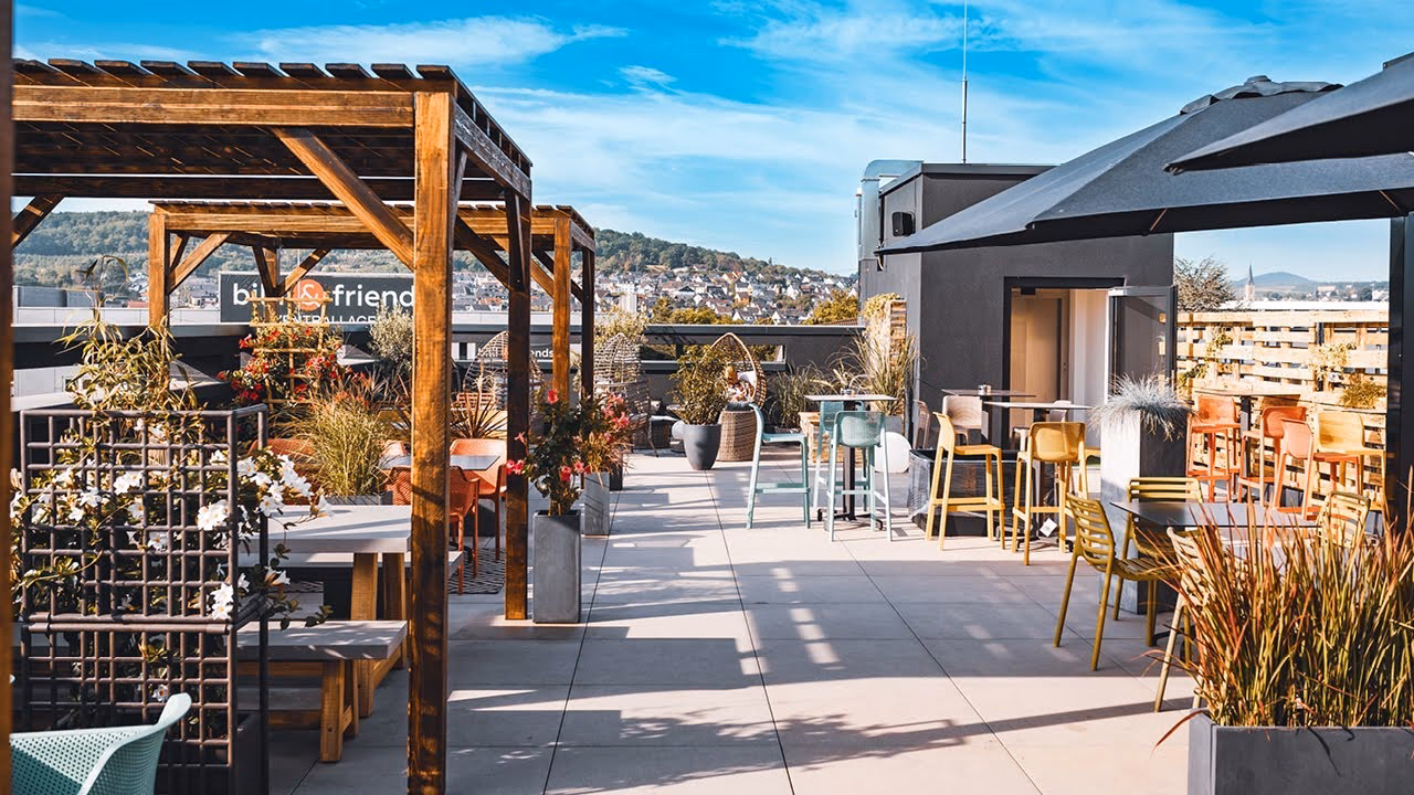 Wem gehört Bill's Restaurant?