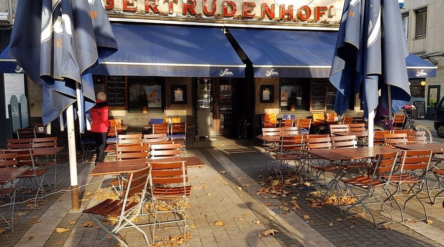 Wann schließt Neumarkt Köln?