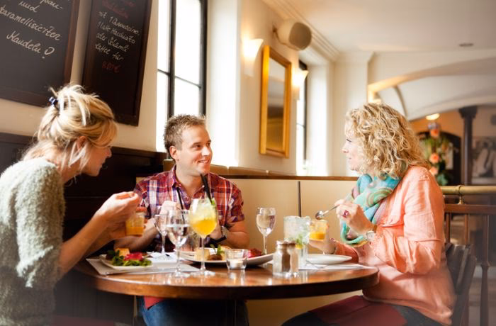 Hat an Ostersonntag alles zu?