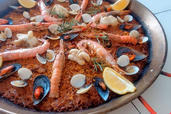 In welchem Land isst man gerne Paella?