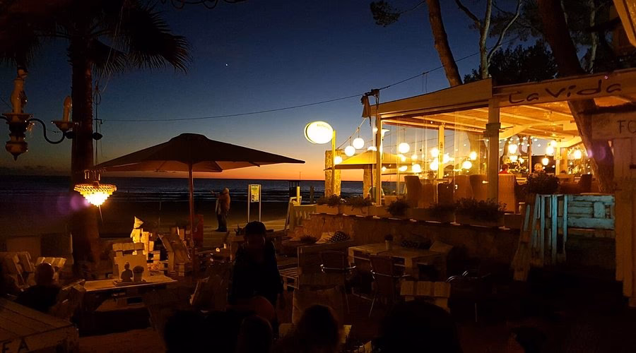 Ist Paguera eine Partymeile?