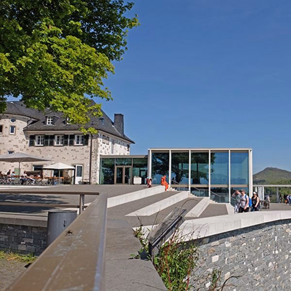 Sind Drachenburg und Drachenfels das Gleiche?