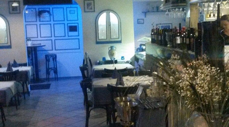 Was hängt beim Restaurant National?
