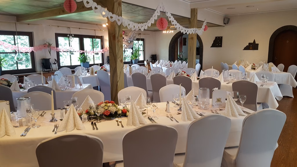 Wem gehört die Burg Wilhelmstein?