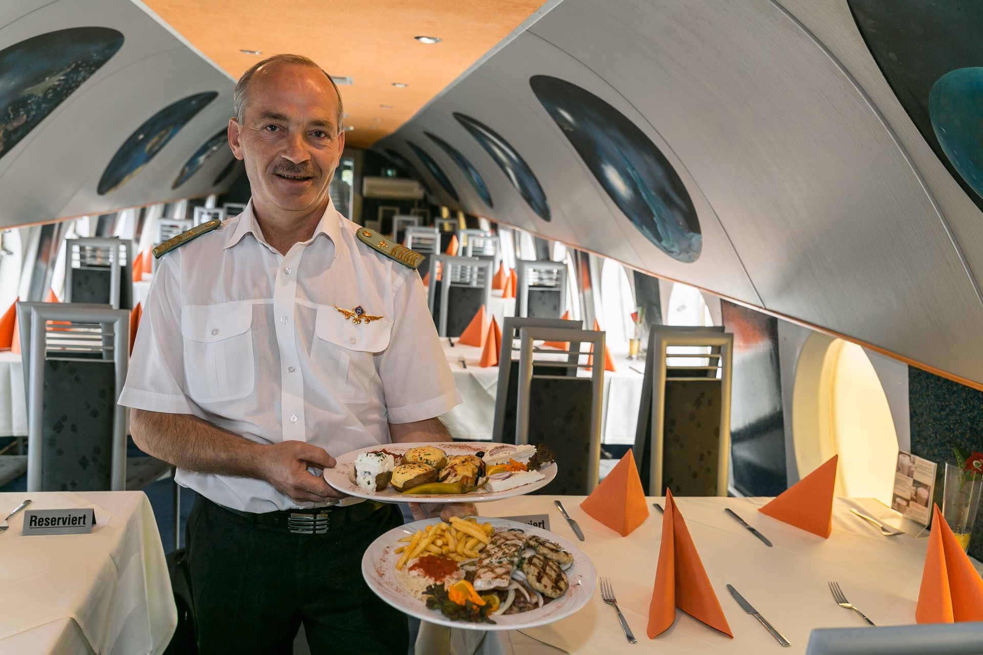 Ist es erlaubt, Essen im Flugzeug mitzunehmen?