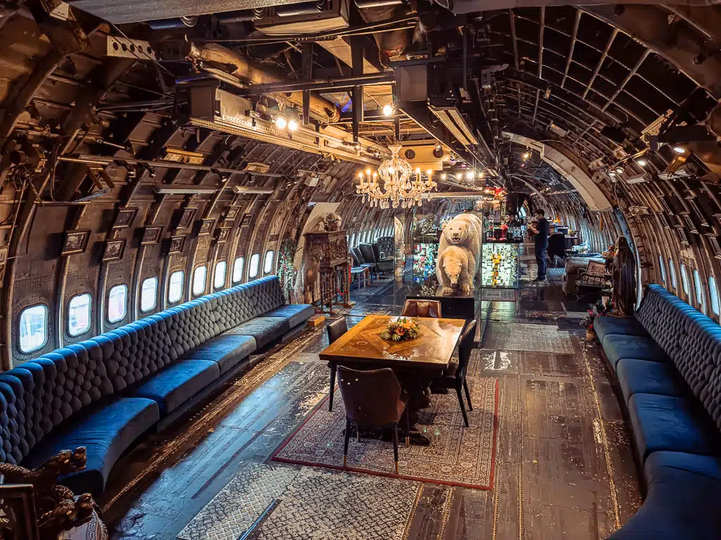 Ist es erlaubt, Essen im Flugzeug mitzunehmen?