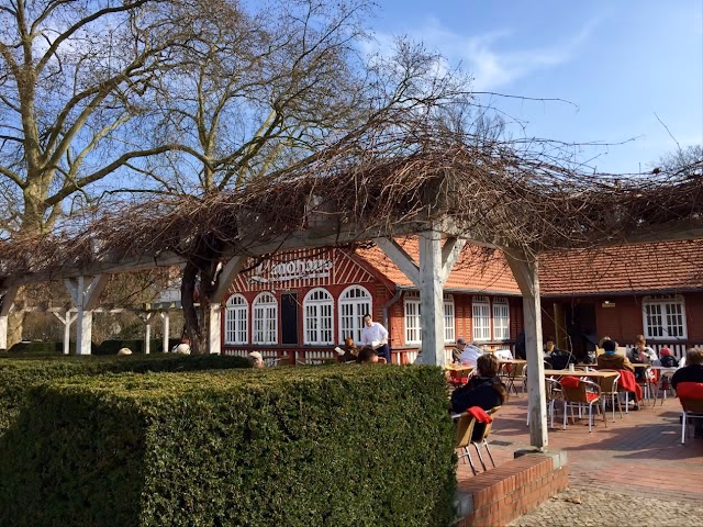 Wie alt sind die Gewächshäuser im botanischen Garten Berlin?