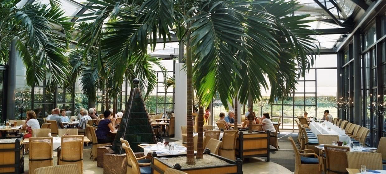 Wem gehört Mövenpick Restaurant?