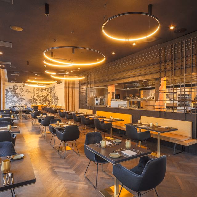 Wie alt ist das Bahnhofsgebäude in Nürnberg?