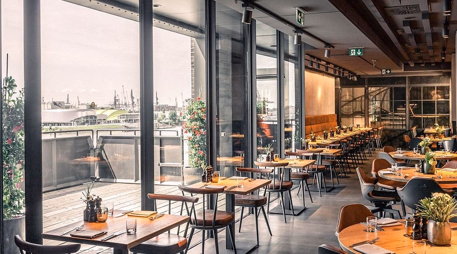 Was ist in der Nähe der Elbphilharmonie?