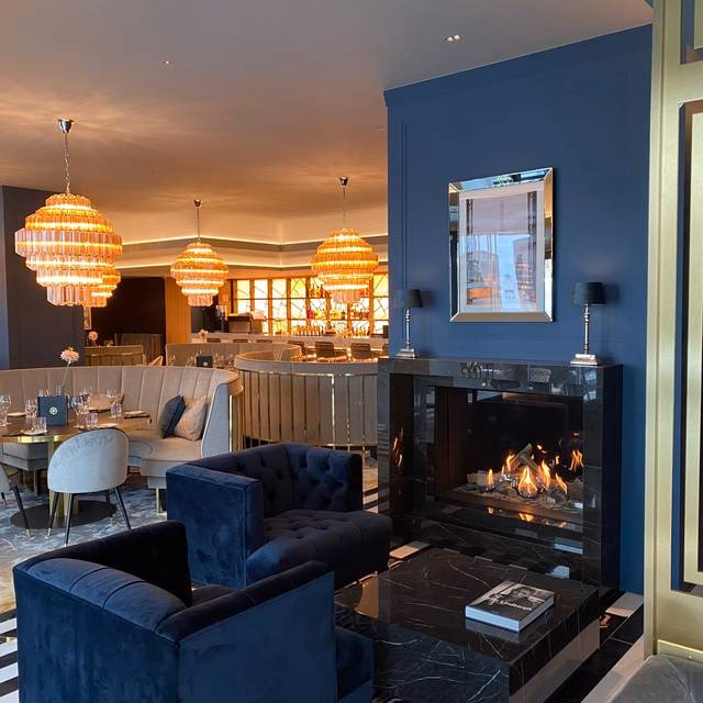 Wie lange sollte man vorher am Flughafen Düsseldorf sein?