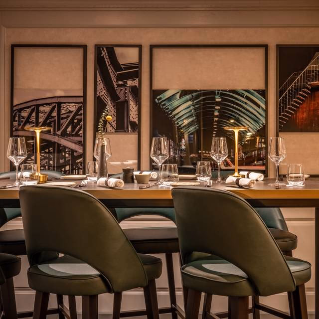 Wie lange dauert das Musical Moulin Rouge in Köln?