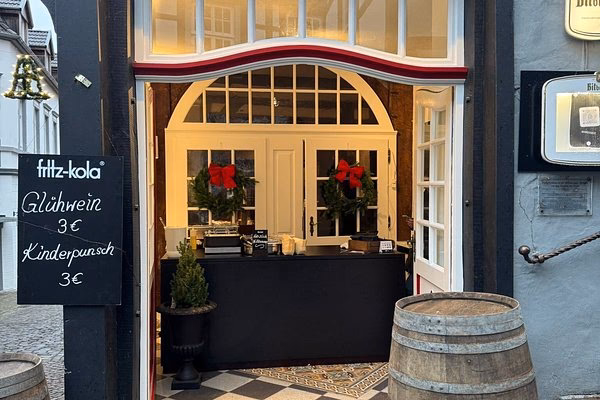 Wie viele Personen passen in die Freilichtbühne Tecklenburg?