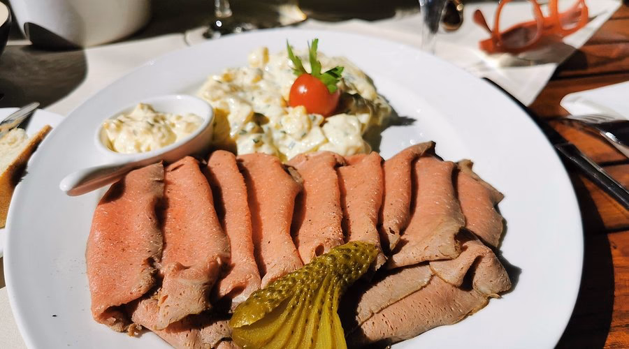 Wie heißt der Weinexperte in einem Restaurant?