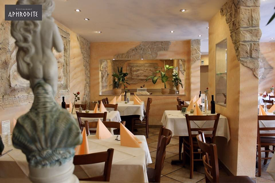 Was bedeutet „den ganzen Tag“ in einem Restaurant?