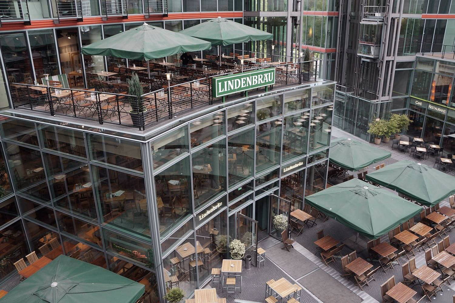 Was gibt es im Sony Center Berlin?