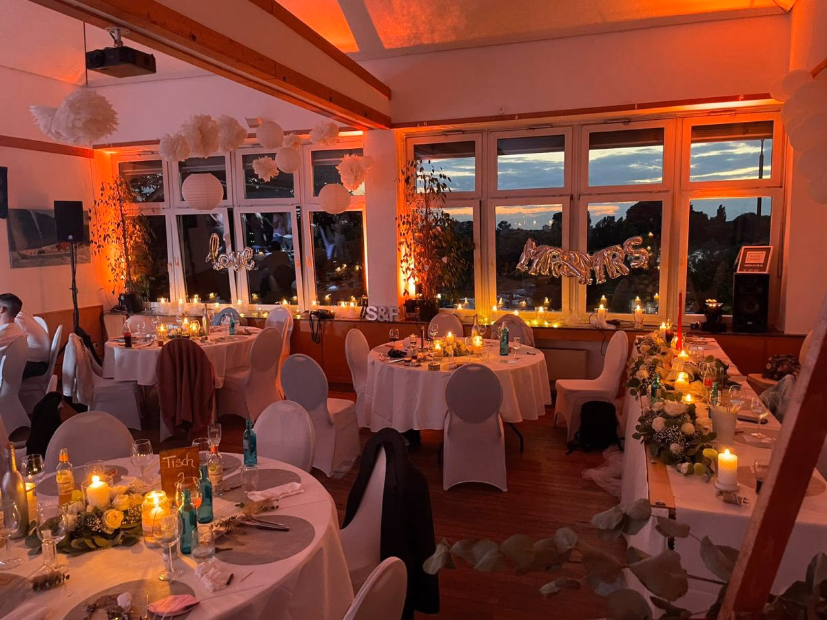 Wie alt ist Zündorf?