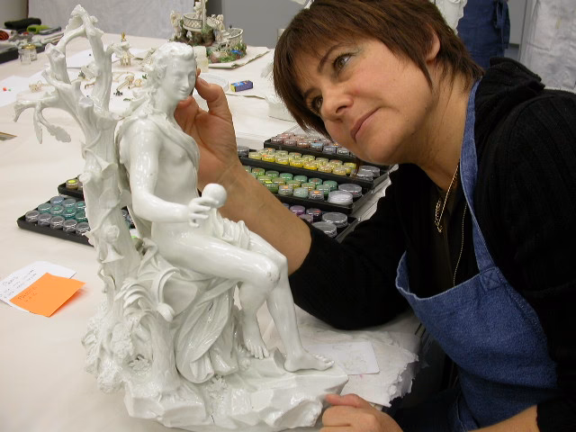 Wie startet man eine Karriere in der Restaurierung?