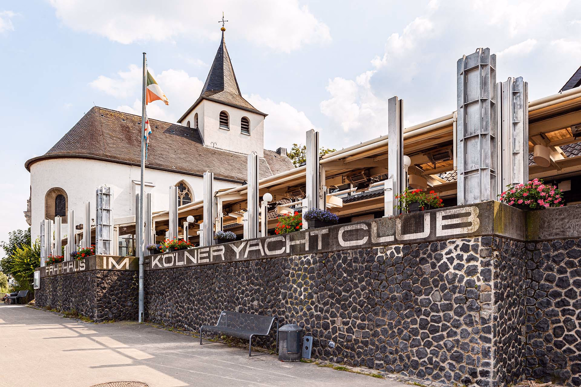 Wie alt ist Köln Rodenkirchen?