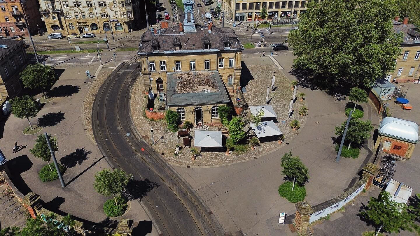 Wann wurde der Schlachthof in Karlsruhe geschlossen?