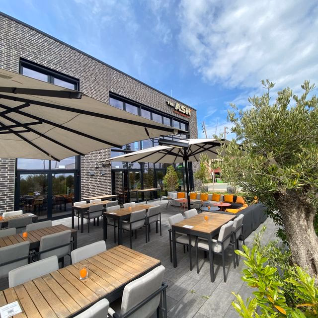 Wo kann man in der Nähe von Starlight Express essen gehen?